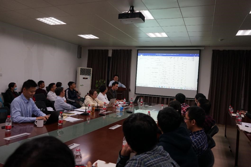 “欧阳钢锋院长传达秋季工作会议精神”