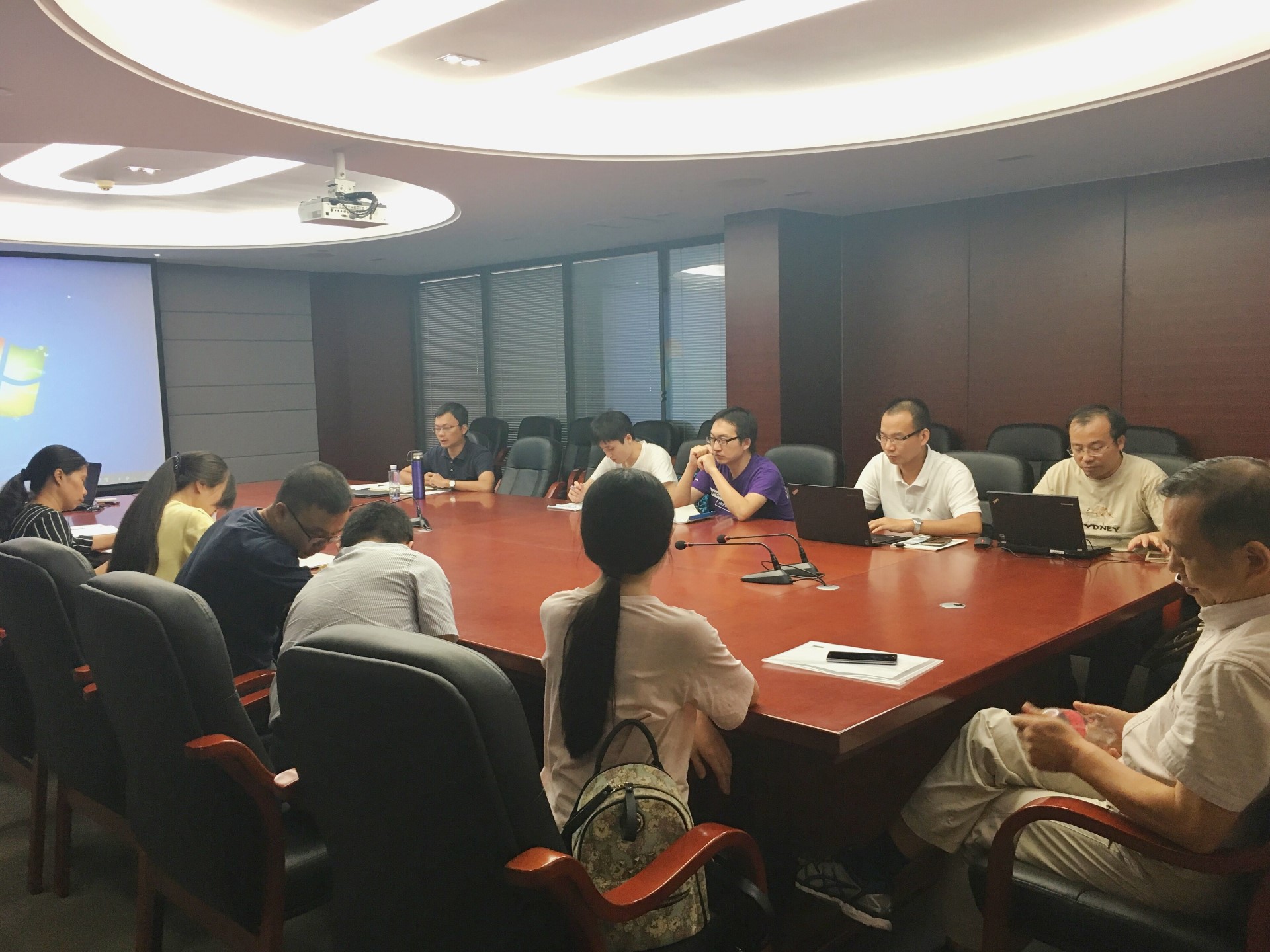 化学工程与技术学院直属党支部召开“讲道德，有品行”专题学习讨论会