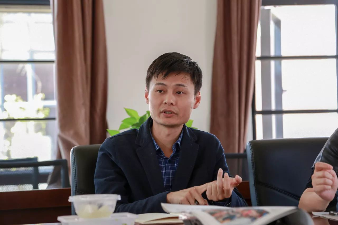 我院第十五期期末专题午餐会在海滨红楼顺利举行