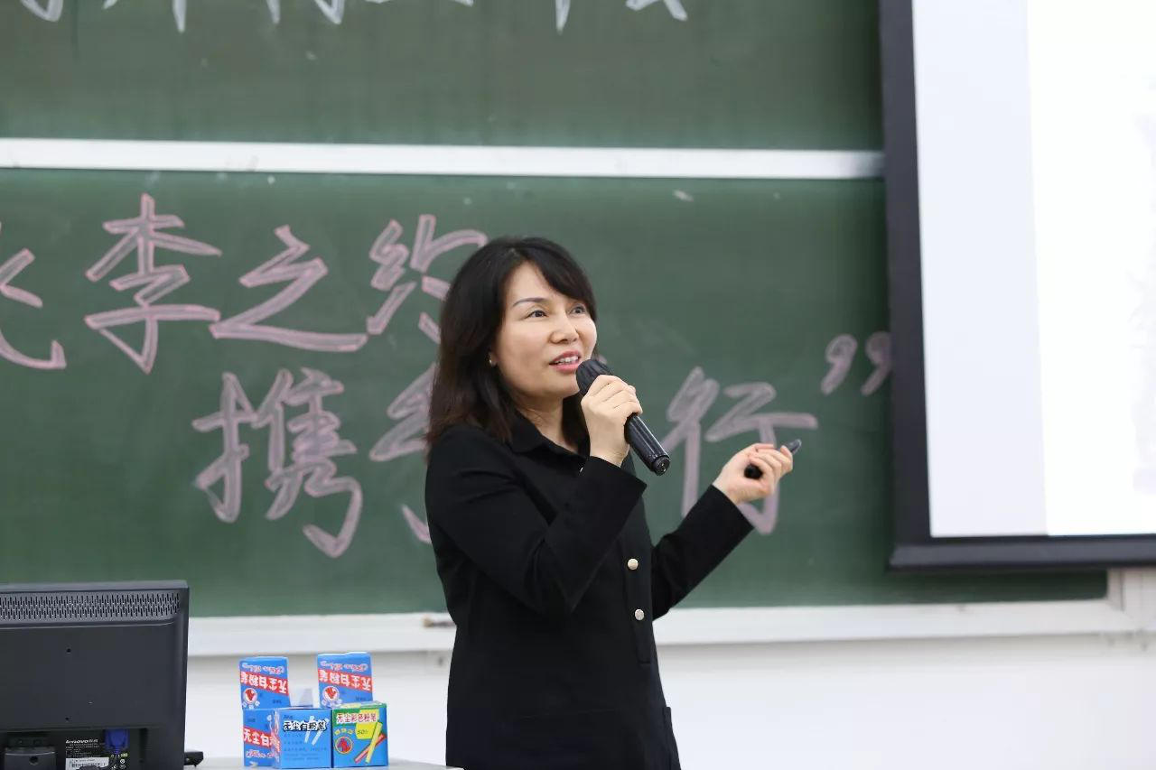 “桃李之约，携手前行” 我院成功举办本科生导师宣讲会